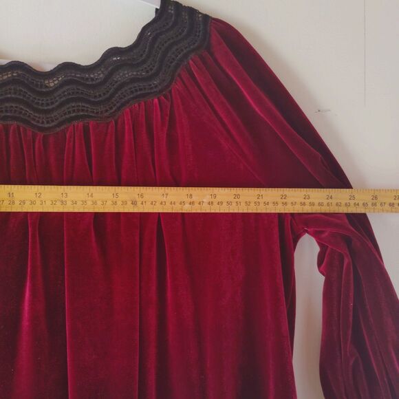 Rafella Red Wine Velvet & Black Lace Peasant Blouse 1X Goth Romantic Boho Top - Picture 6 of 7